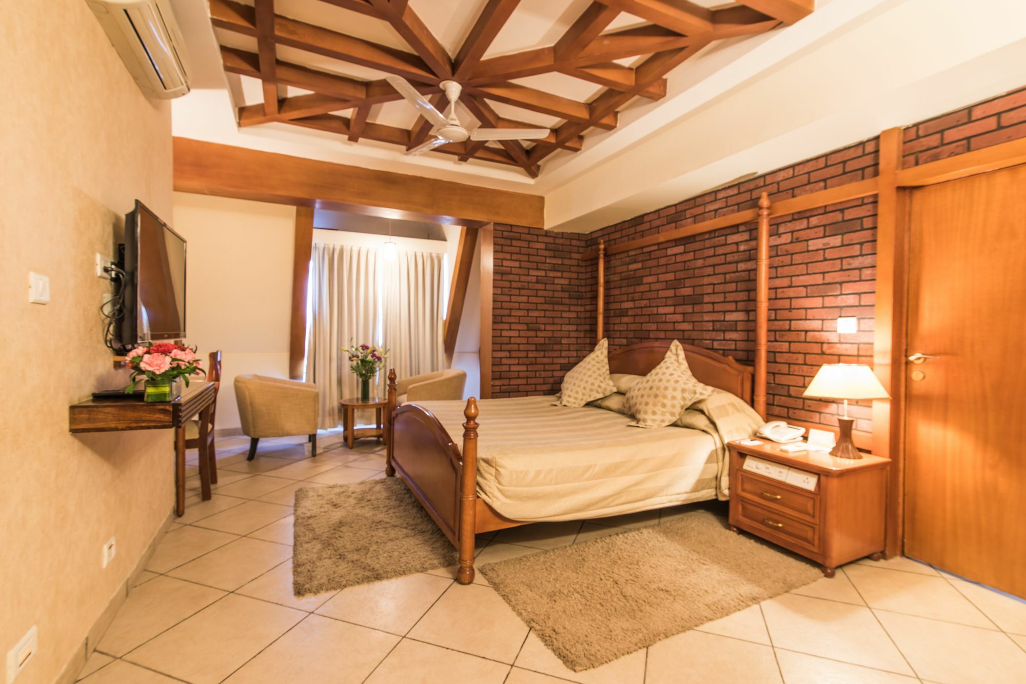 Sai Vishram Business Hotel Kammasandra Bagian luar foto