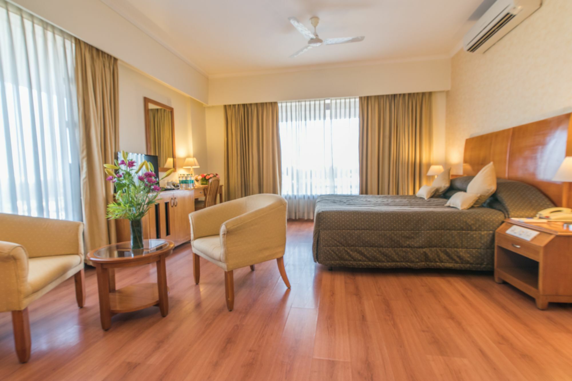 Sai Vishram Business Hotel Kammasandra Bagian luar foto